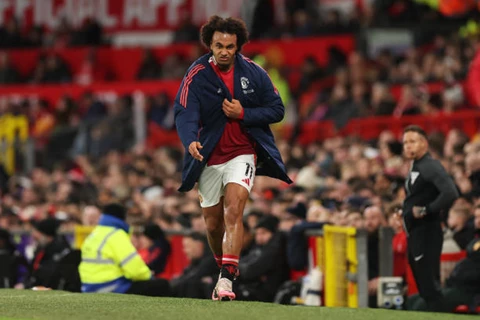 أموريم يعلن انتهاء موسم زيركزي مع مانشستر يونايتد